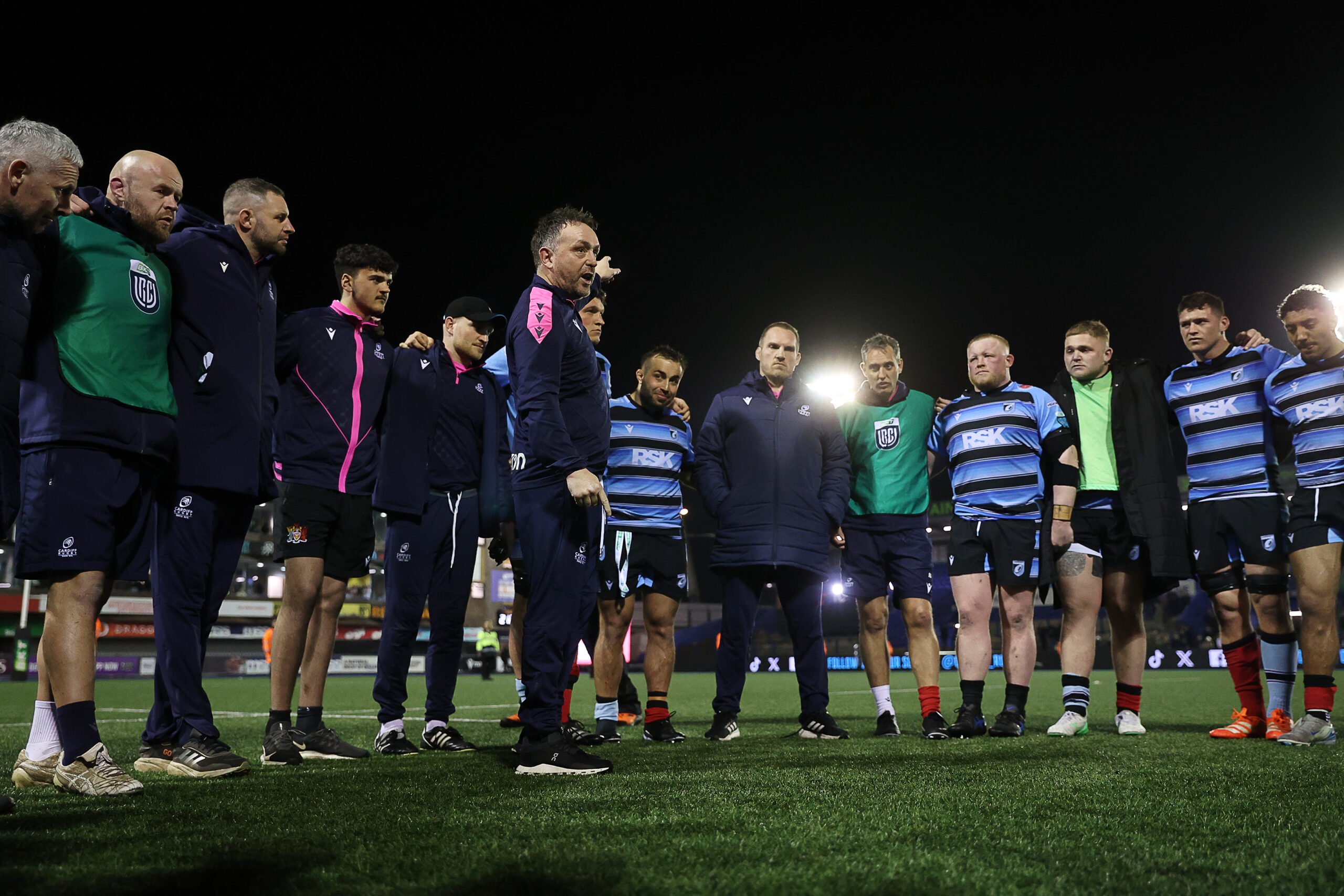 Matt Sherratt addresses his Cardiff side